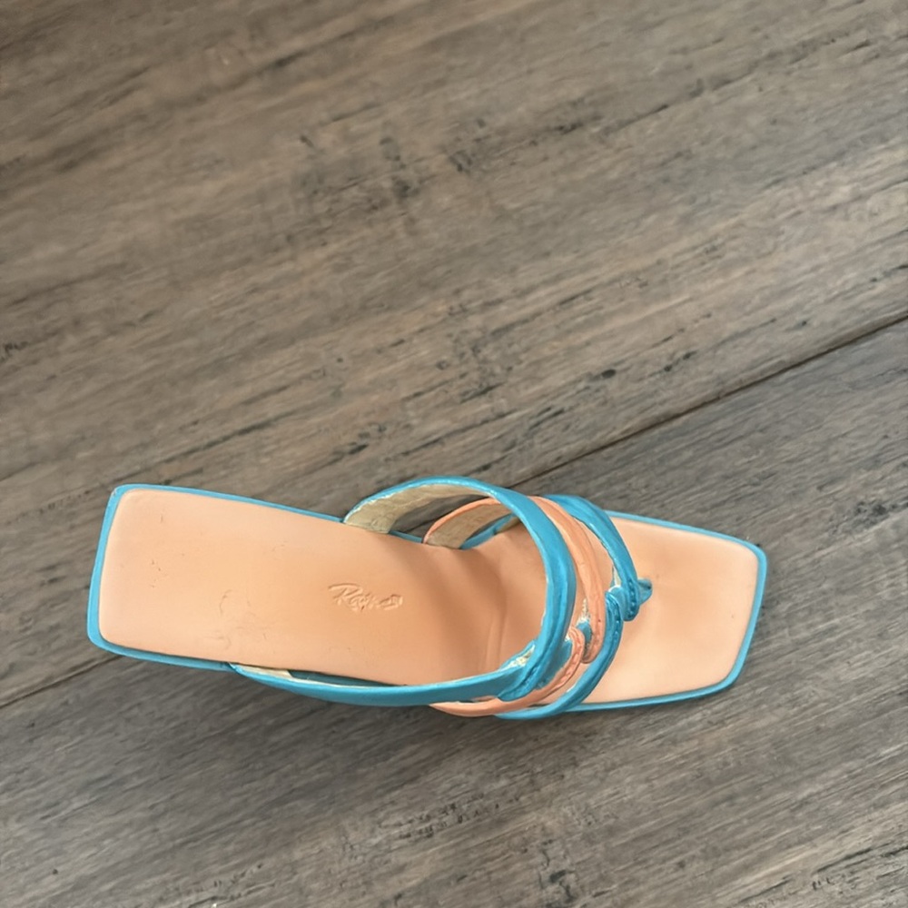 Just the Right Shoe by Raine - “Opposites Attract”.  Item no 25390 - Picture 4 of 9